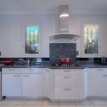 Villa Oasis De Calme Avec Piscine Proche De Cannes *